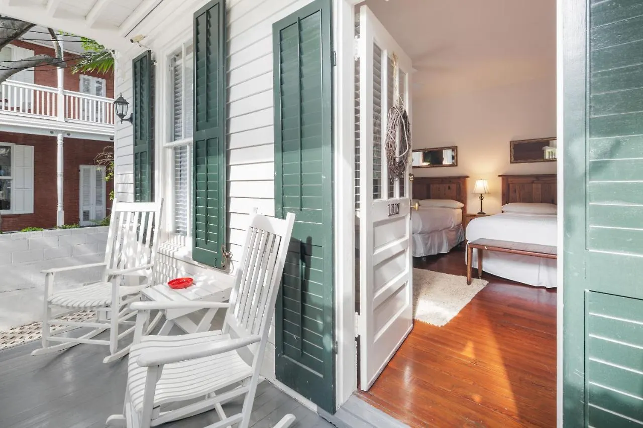 Casa 325 Guesthouse Key West Inn