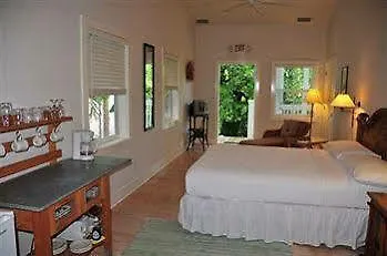 Inn Casa 325 Guesthouse Key West